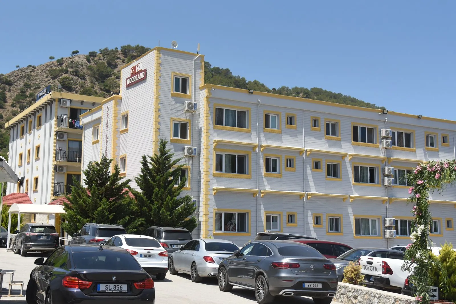Başbakan Üstel: “Yaşlı yaşam merkezi ülke için güzel bir yatırım”