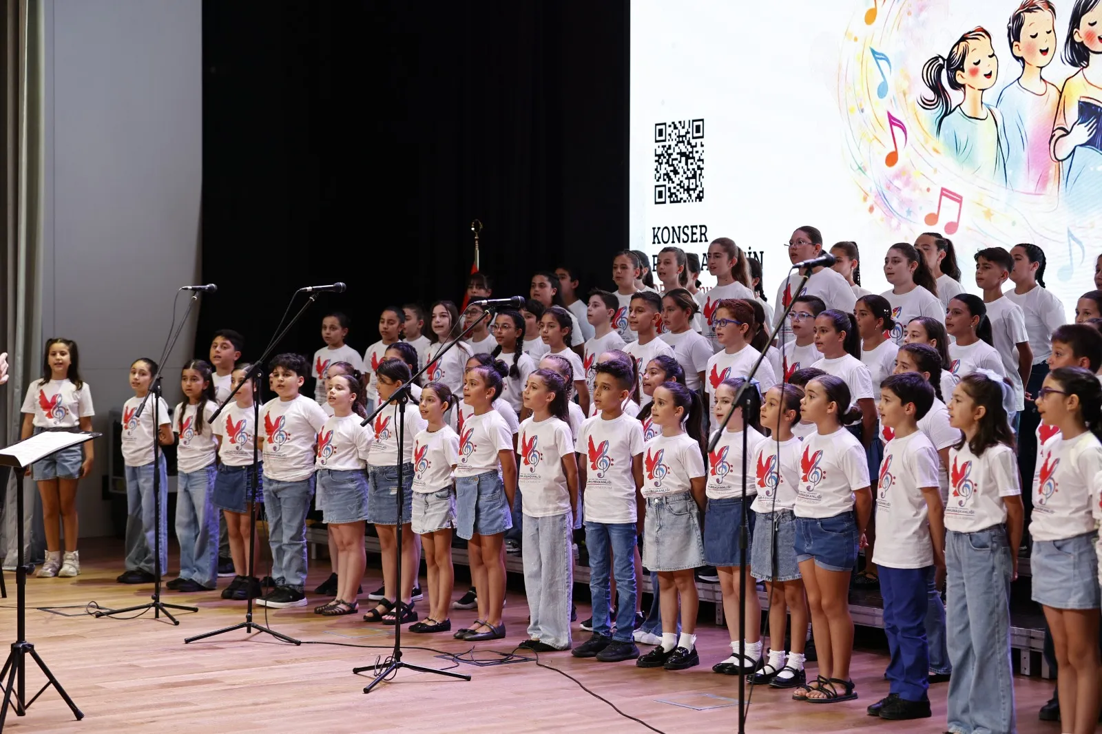 Cumhurbaşkanlığı Çoksesli Çocuk Korosu ilk konserini verdi