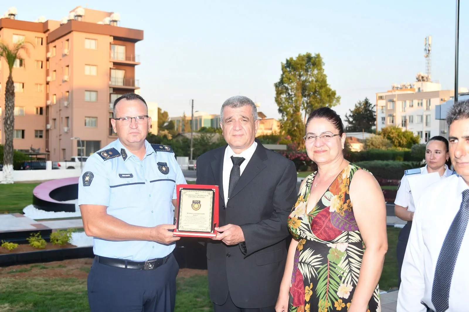 Emekli olan ve 30 hizmet yılını tamamlayan polislere plaket verildi
