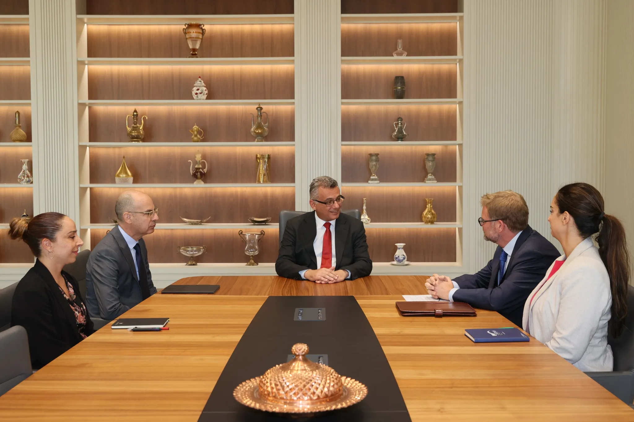 Erhürman, Hagström'ü kabul etti