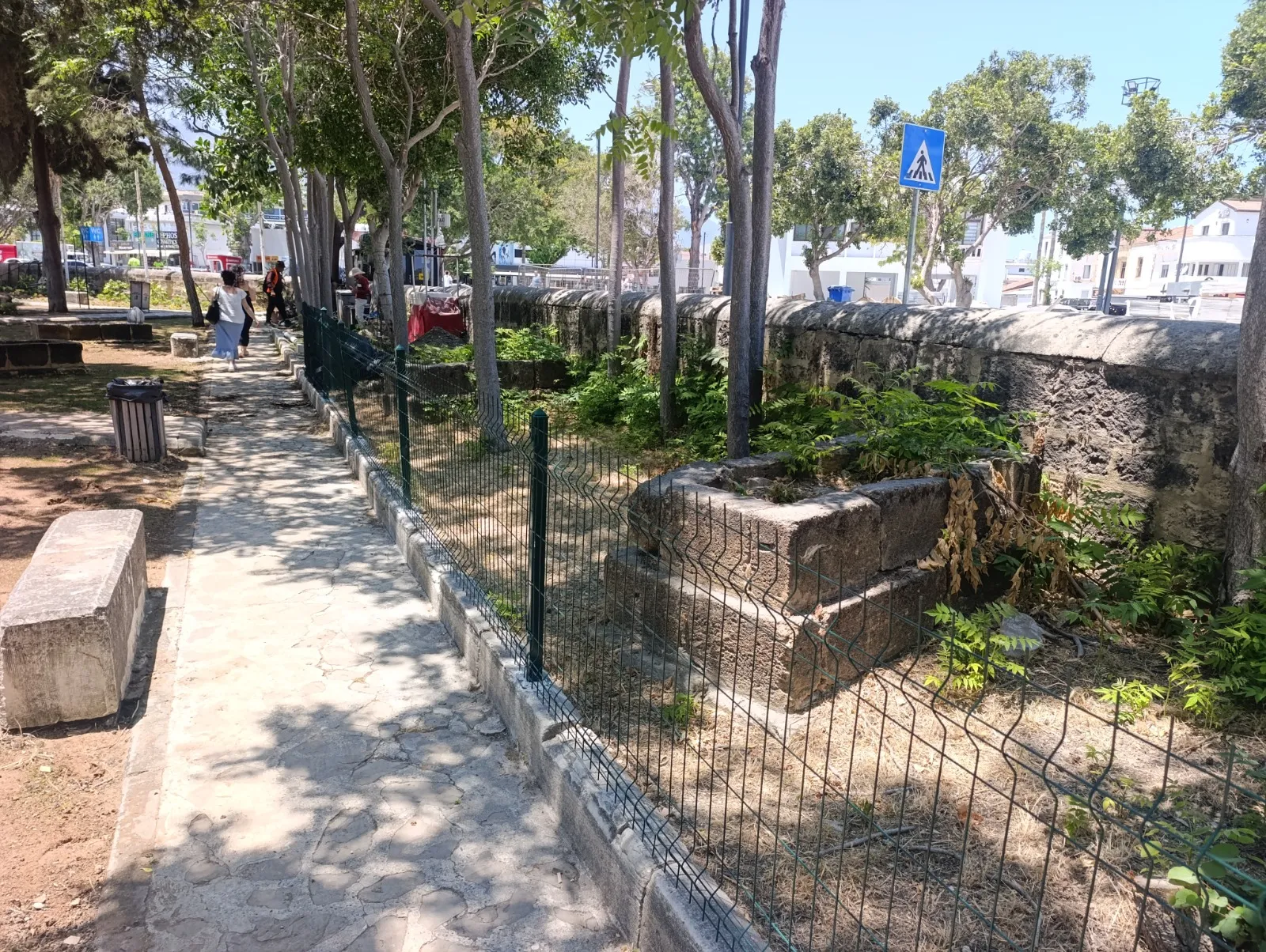 Girne Belediyesi’nden Baldöken Osmanlı Mezarlığı’na peyzaj düzenlemesi