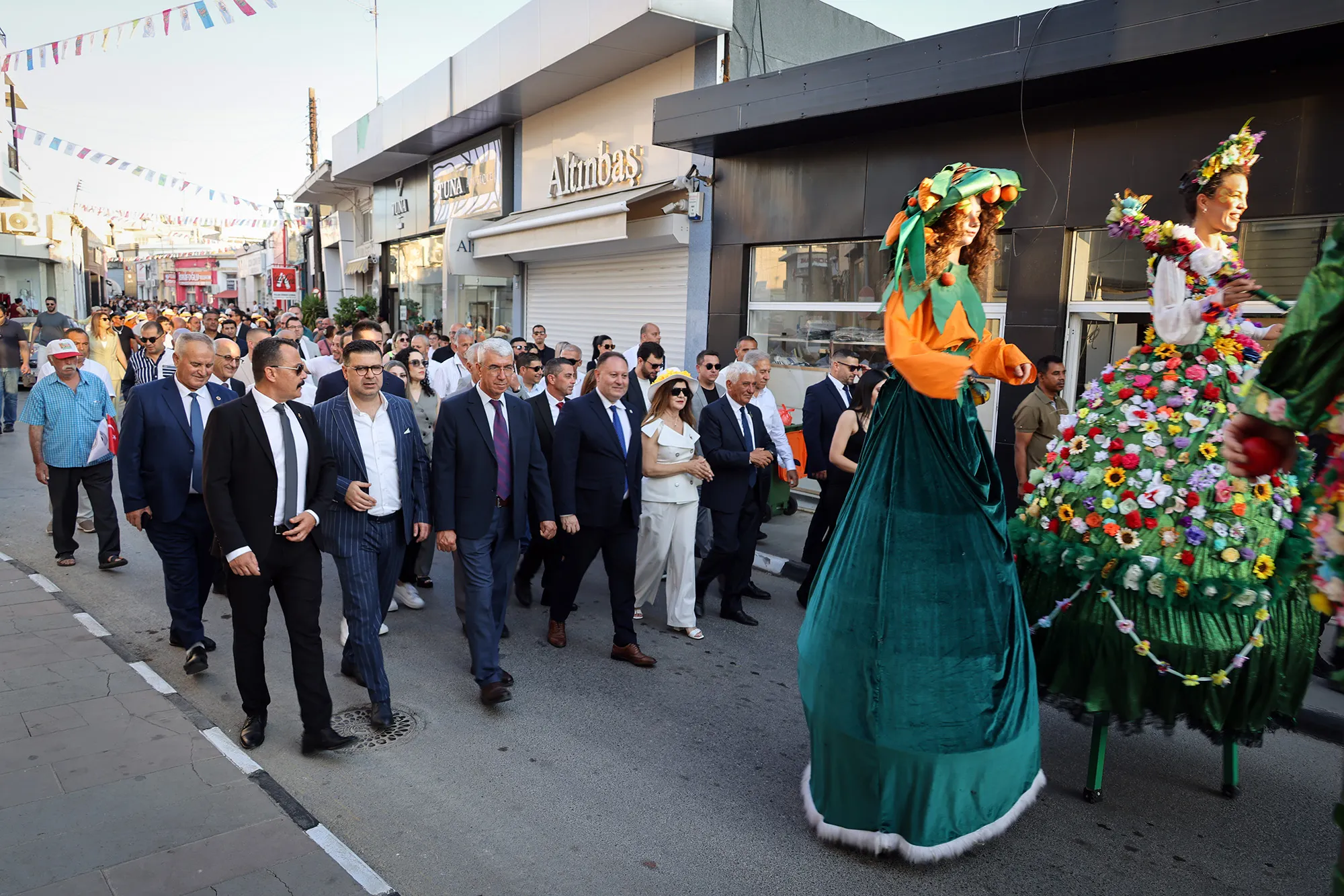 Öztürkler, Güzelyurt Portakal Festivali’ne katıldı: “Toprağa, üretime, egemenliğe ve bölgenin değerlerine sahip çıkacağız"