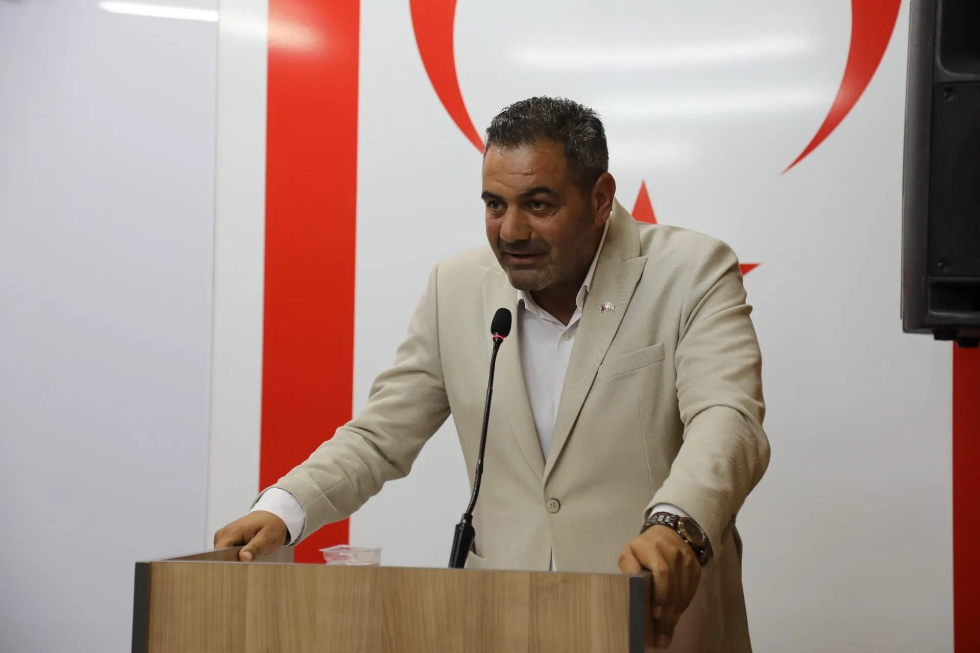 UBP Genel Başkanı Üstel, belediye başkan adaylarını açıkladı