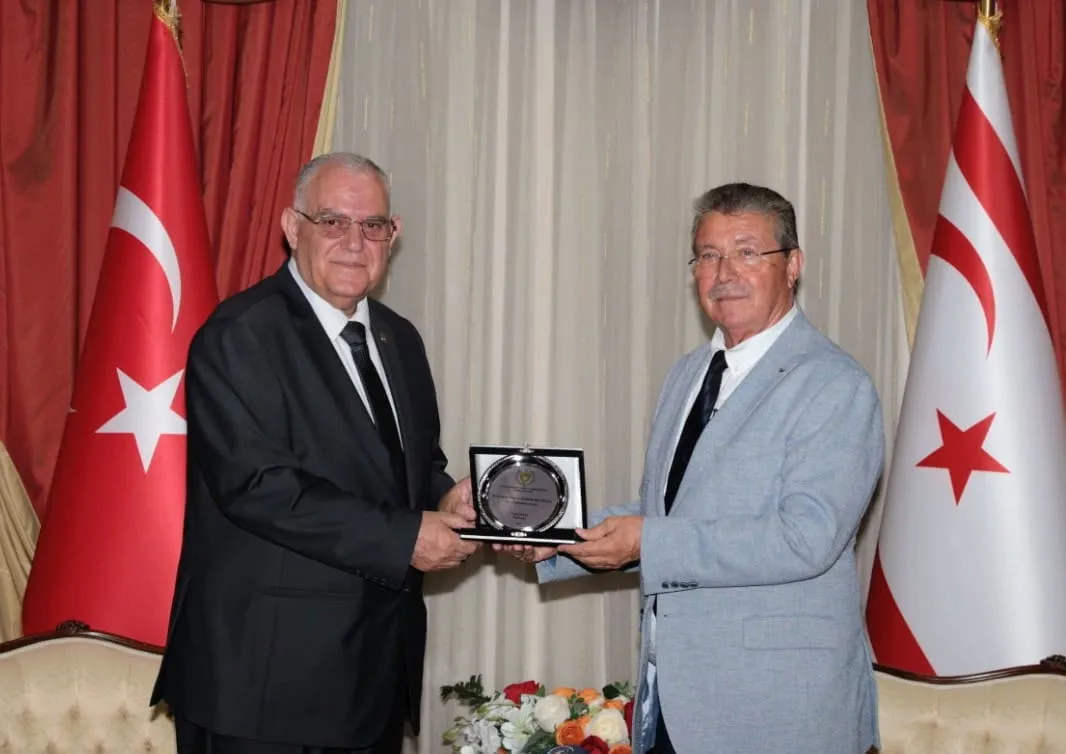 Başbakan Üstel, Emekli Polisler Derneği'ni kabul etti