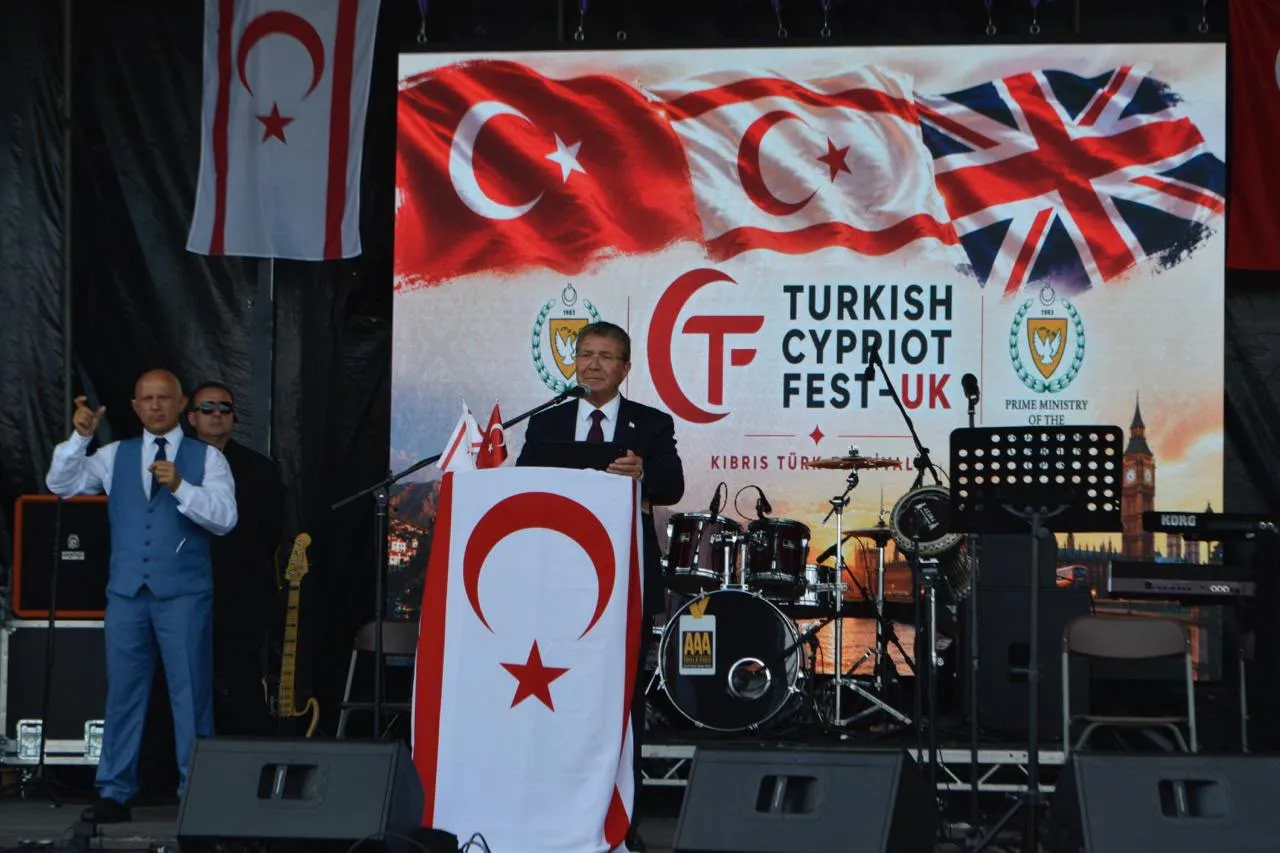 Başbakan Üstel, Londra’da Kıbrıs Türk Festivali’ne katıldı