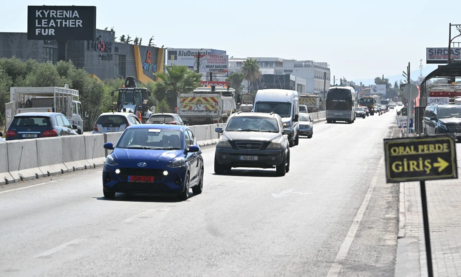 Başbakan Üstel ve Ulaştırma Bakanı Arıklı, Girne-Çatalköy yolunda incelemelerde bulundu
