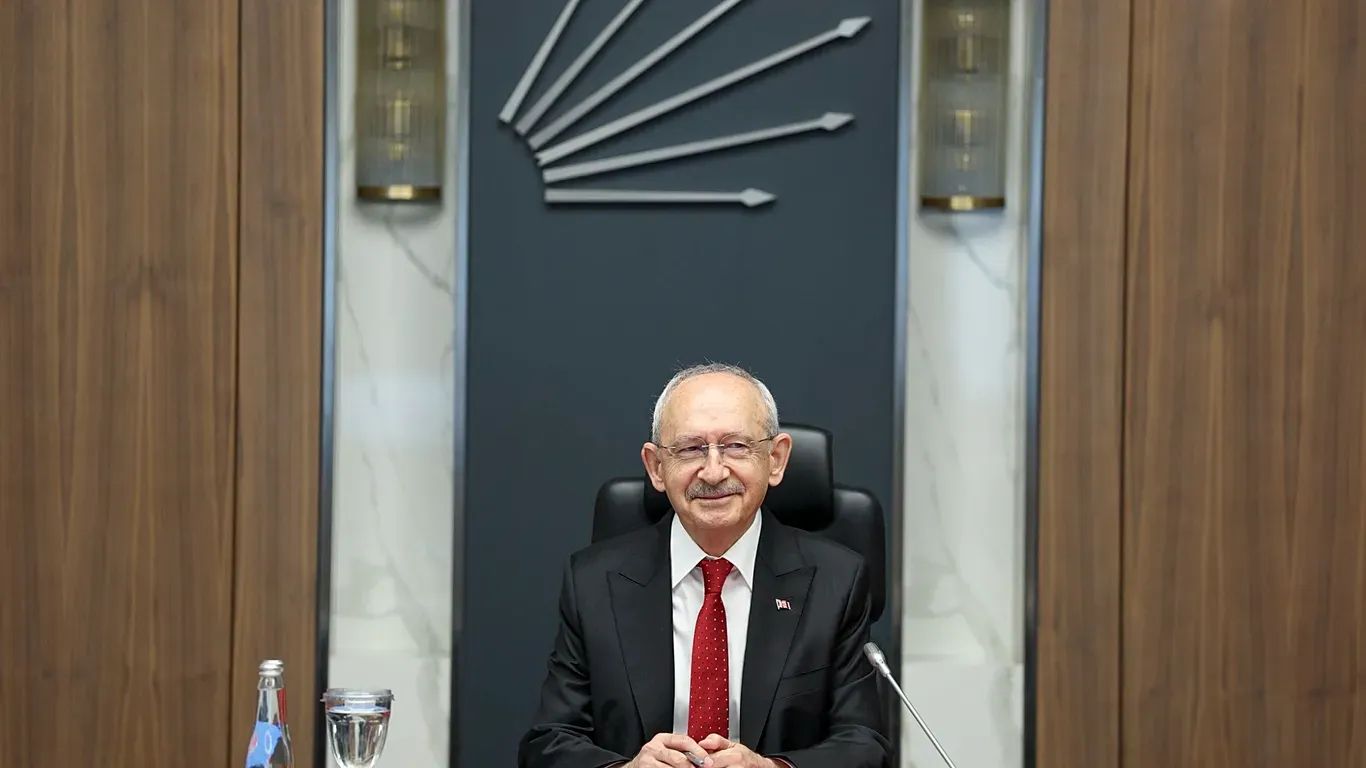 CHP Genel Başkanı Kılıçdaroğlu, Cumhurbaşkanı Erhürman'ın sağlık durumu hakkında bilgi aldı