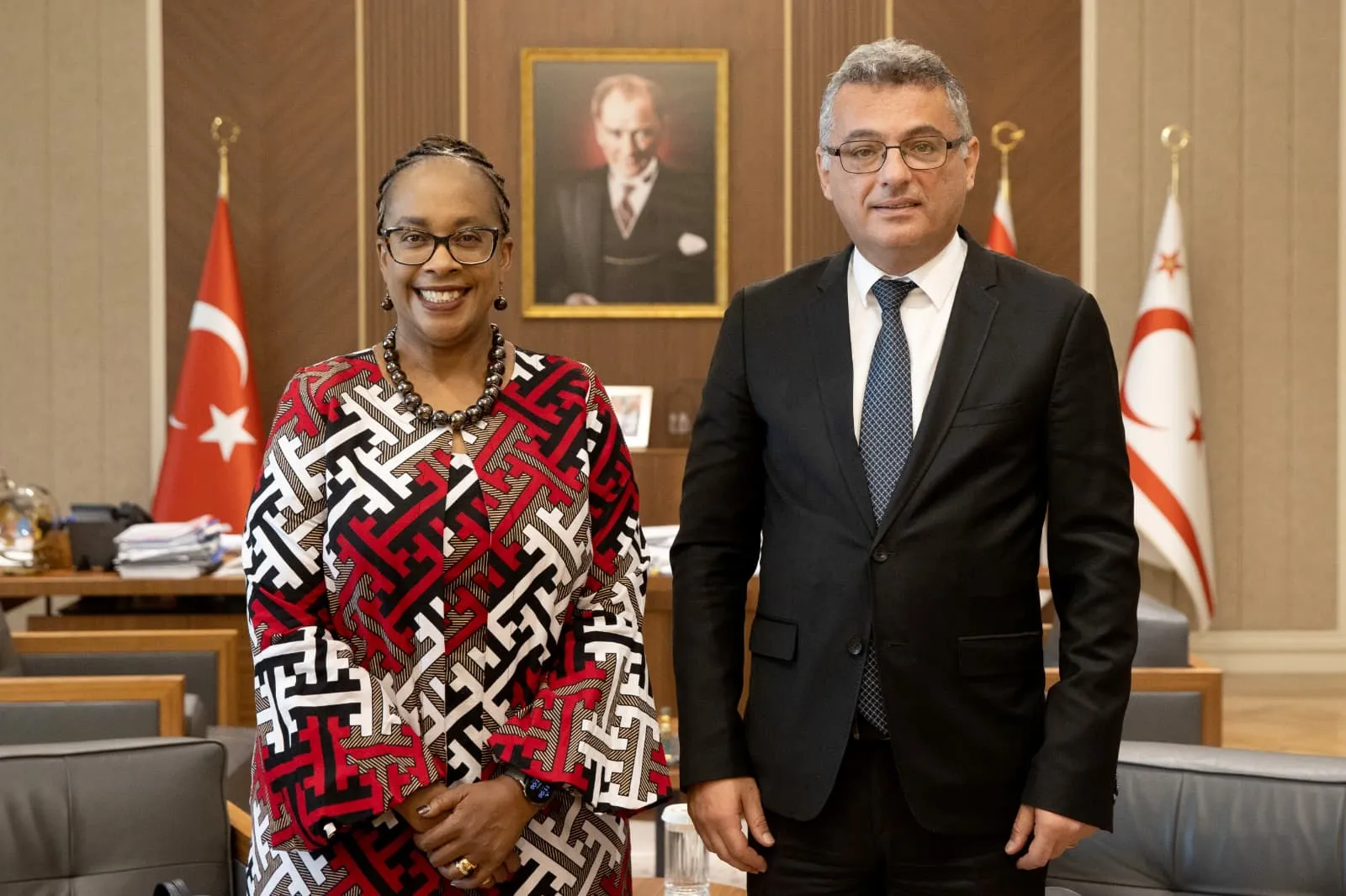 Cumhurbaşkanı Erhürman, Dünya Tabipler Birliği Başkanı Dr. Jacqueline Kitulu’yu kabul etti