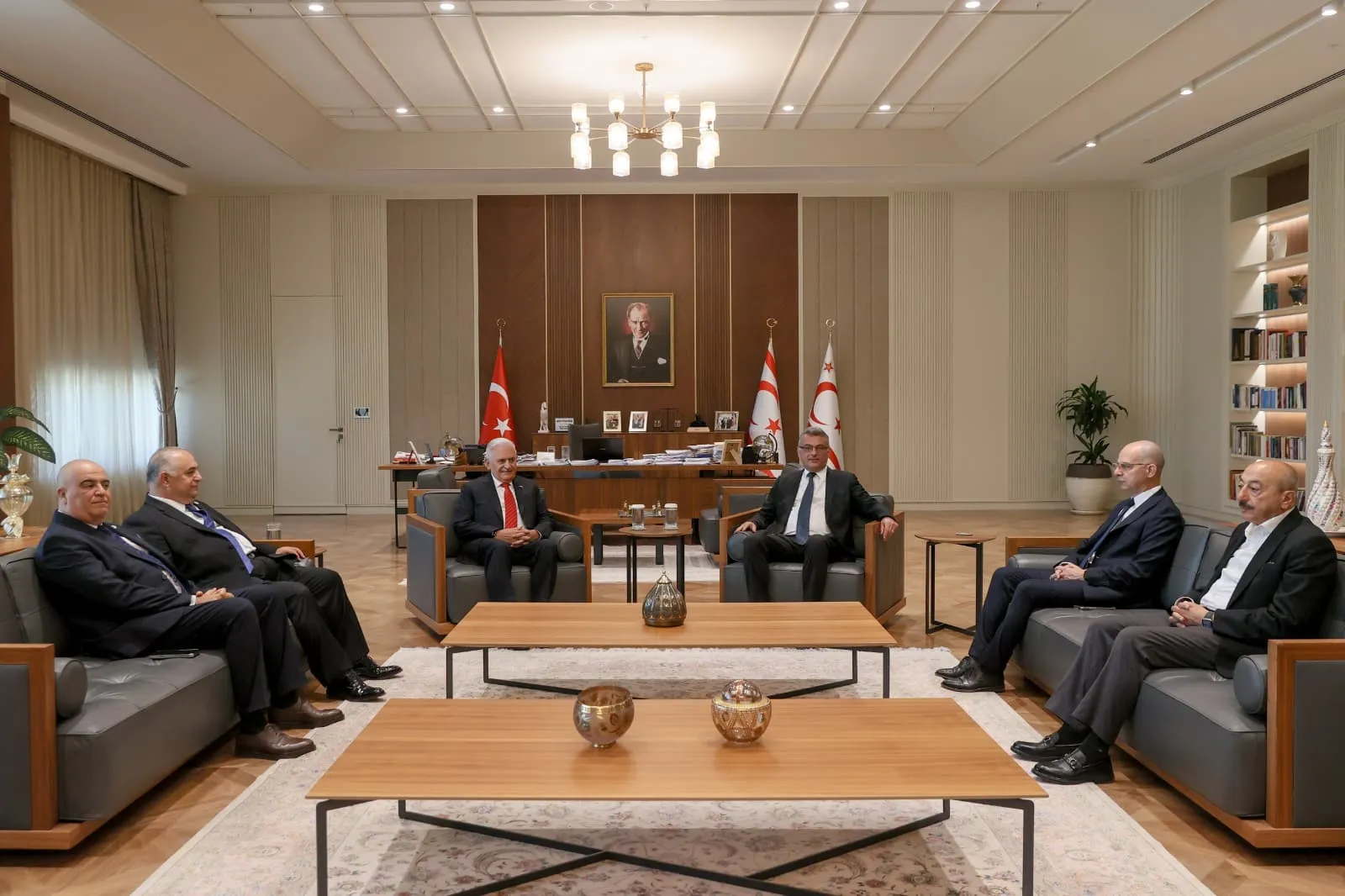 Cumhurbaşkanı Erhürman, TDT Aksakallar Konseyi Başkanı Binali Yıldırım’ı kabul etti
