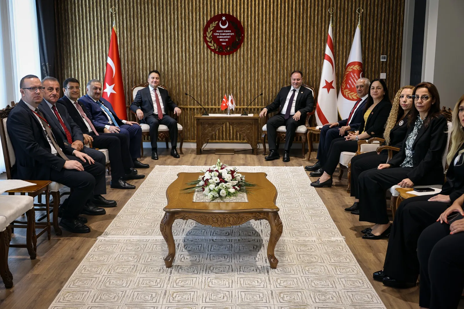 Cumhuriyet Meclisi Başkanı Öztürkler DEVA Partisi heyetini kabul etti
