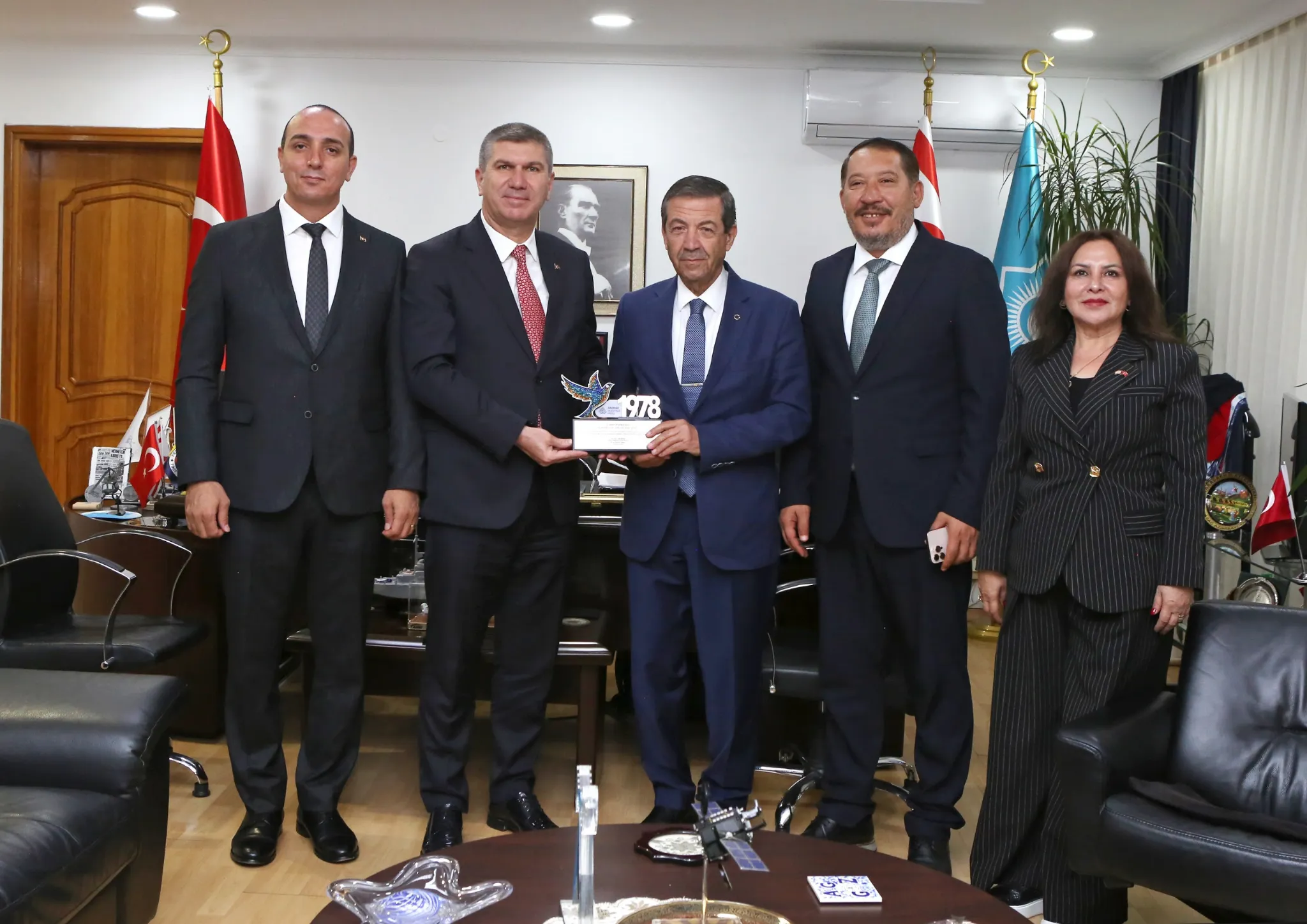 Ertuğruloğlu, Akdeniz Belediyeler Birliği heyetini kabul etti