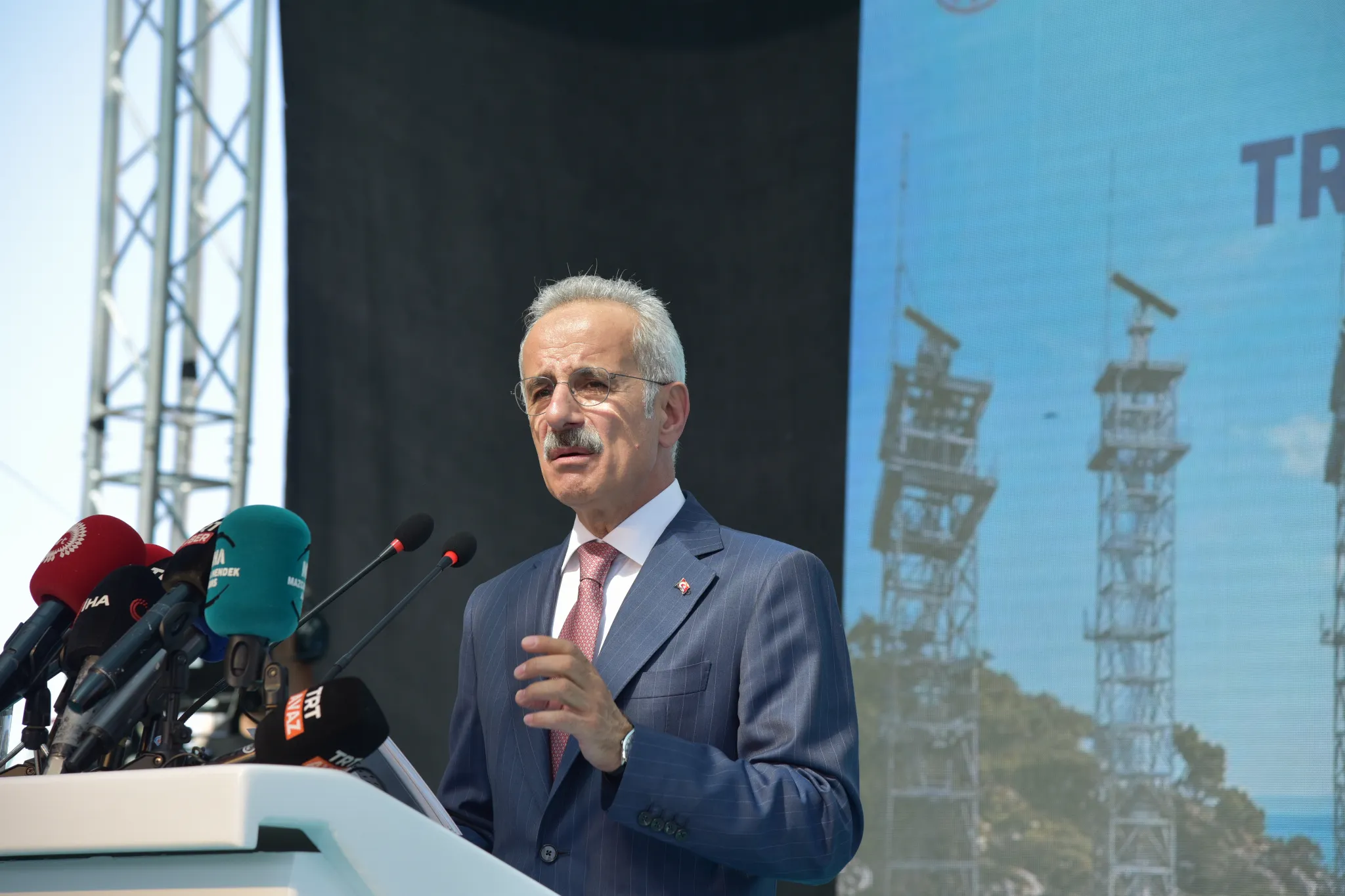 Gemi Trafik Hizmetleri Sistemi ile Kıyı Emniyeti Genel Müdürlüğü binası törenle hizmete girdi