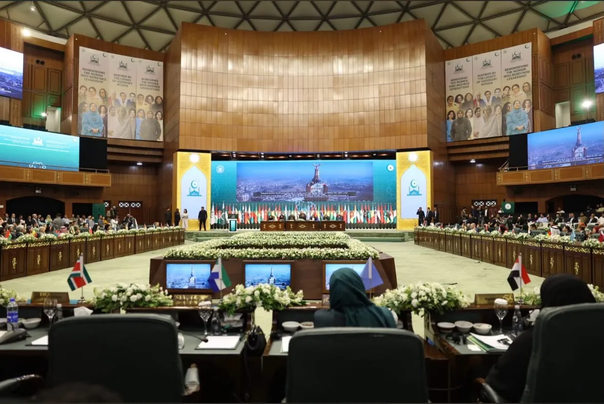 Hasipoğlu, Pakistan'daki Bakanlar Konferansı'nda konuştu: "Kıbrıs Türk kadını ülkenin kalkınmasına yön verdi"