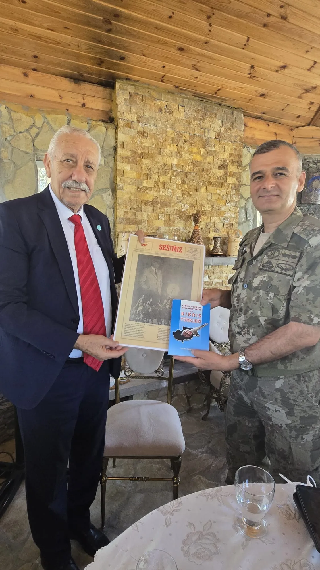 KKTC Aksakalı Öksüzoğlu Kayseri’de Kıbrıs gazileri ve öğrencilerle buluştu