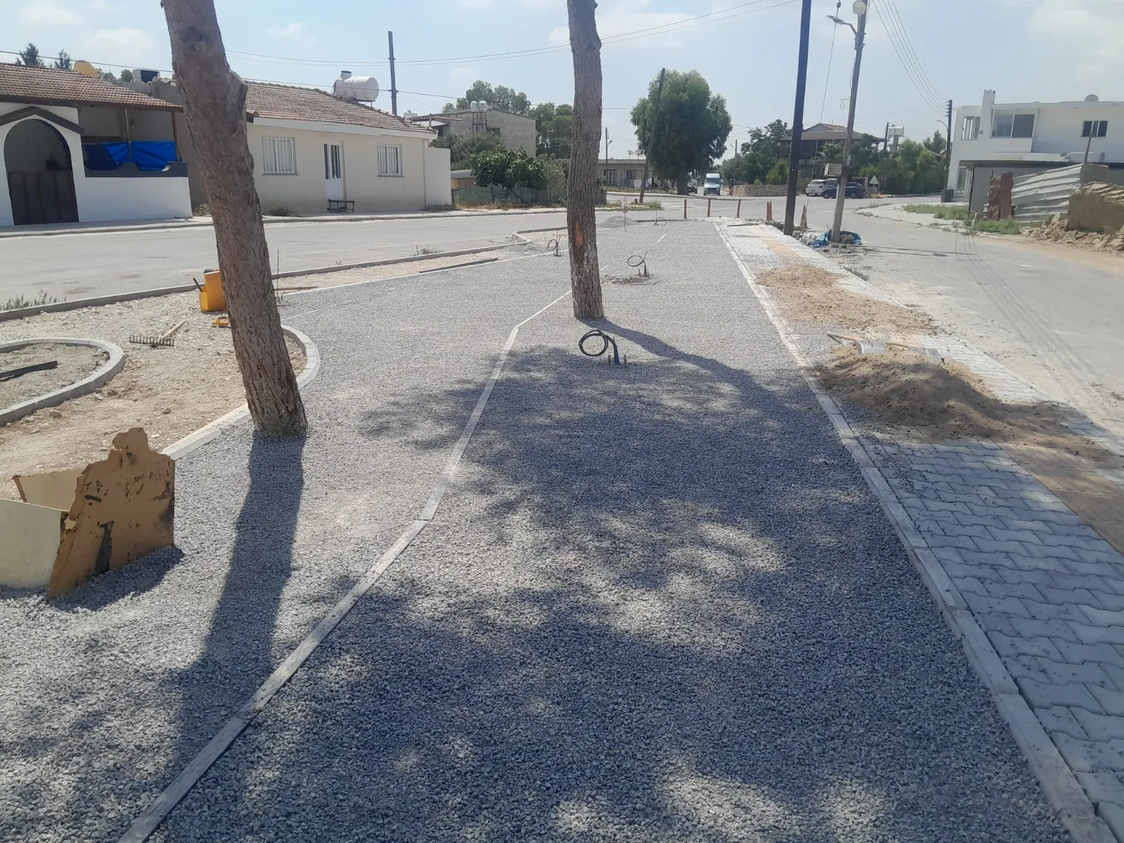 Mesarya Belediyesi’nin Dörtyol Köy Meydanı’ndaki düzenleme çalışmaları sürüyor