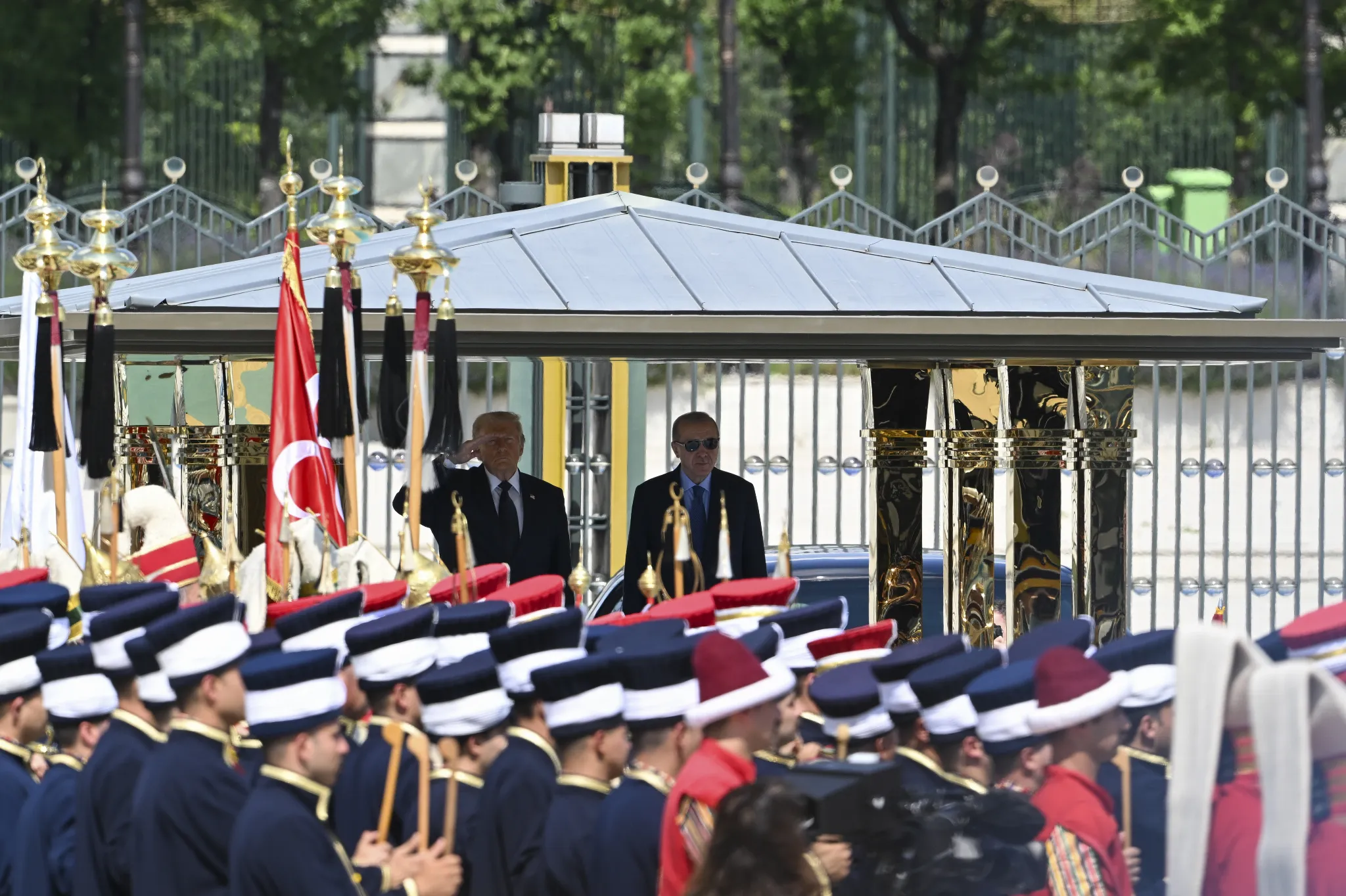Türkiye Cumhurbaşkanı Erdoğan, ABD Başkanı Trump'ı resmi törenle karşıladı