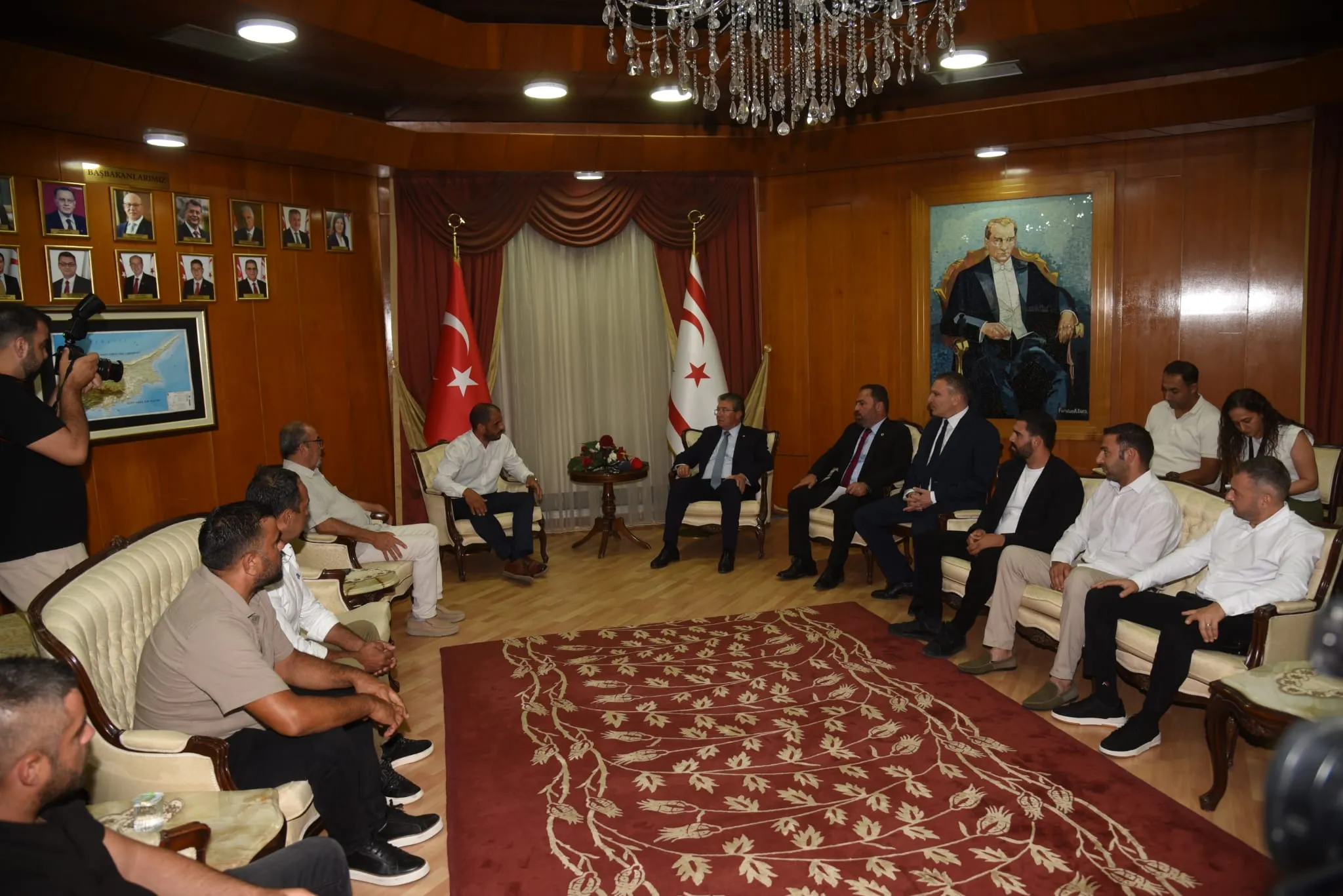 Üstel, Arıcılar Birliği'ni kabulünde vurguladı:"Üreten kesimlere sağladığımız destekle tarih yazdık"