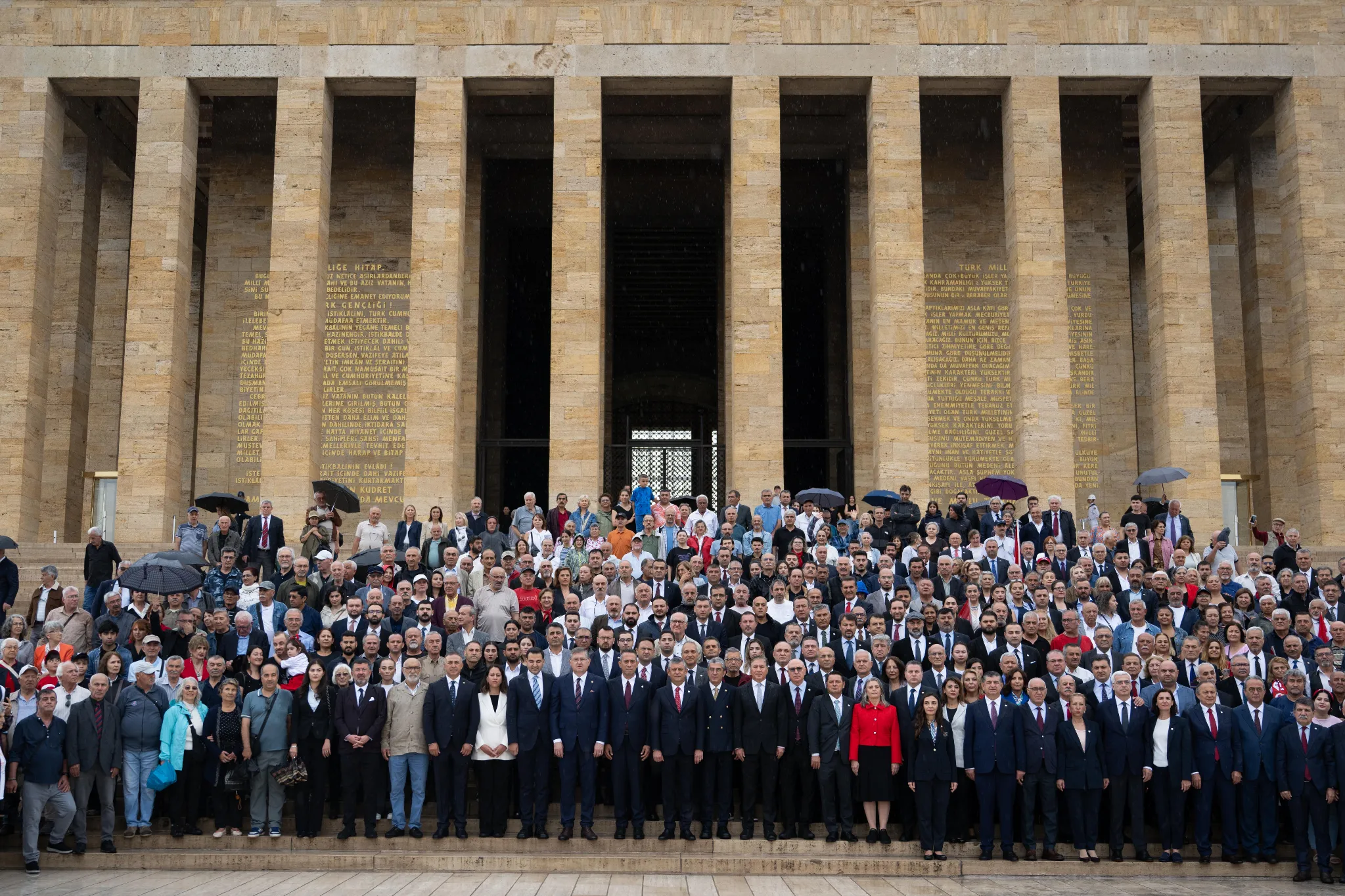 Yeni Parti Genel Başkanı Özel başkanlığındaki heyet, Anıtkabir'i ziyaret etti