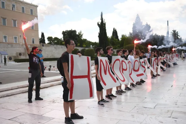 Yunanistan'da Anayasa reformu protesto edildi