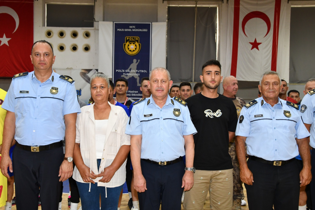 Geleneksel 2’inci Eybil Efendi Polis Salon Futbol Turnuvası'nın şampiyonu Lefkoşa Polis Müdürlüğü B takımı oldu…
