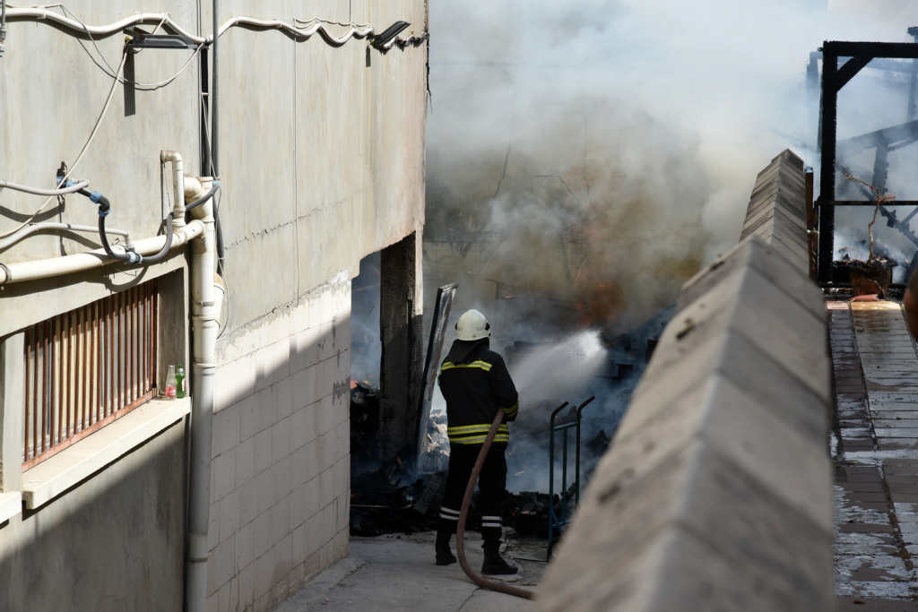 Hamitköy’de çıkan yangın hasara neden oldu