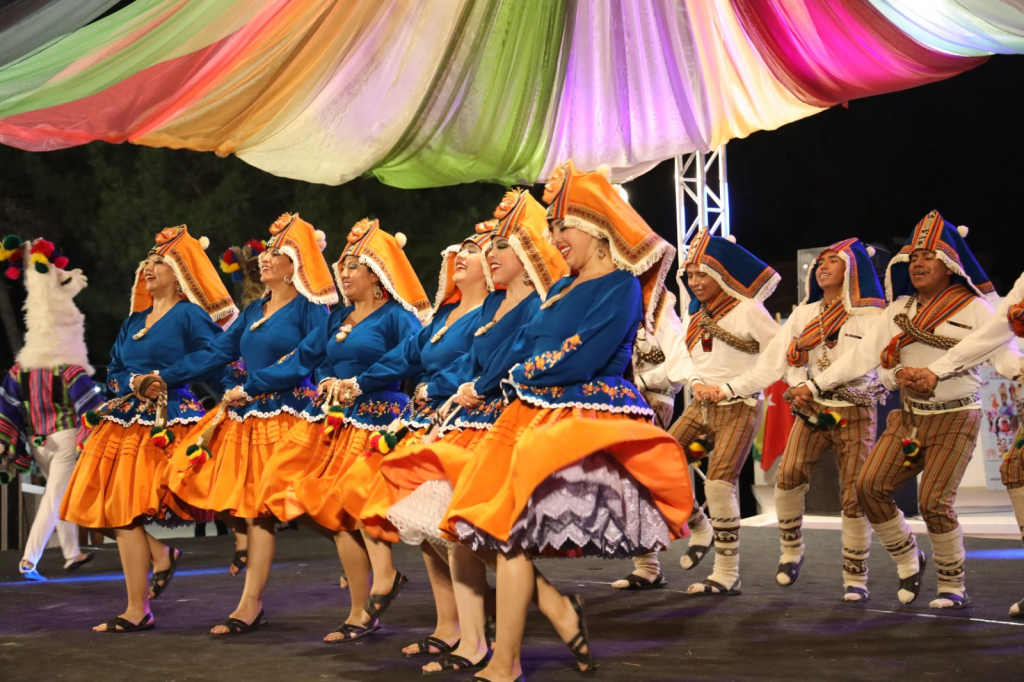 İskele Belediyesi halk dansları festivalinde tanıtım gösterileri sahnelendi