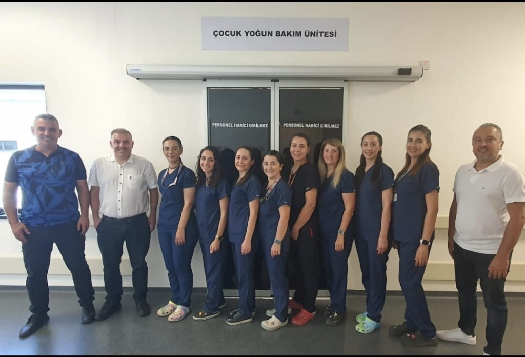 KKTC Fenerbahçeliler Derneği, hemşirelere iş kıyafeti bağışladı